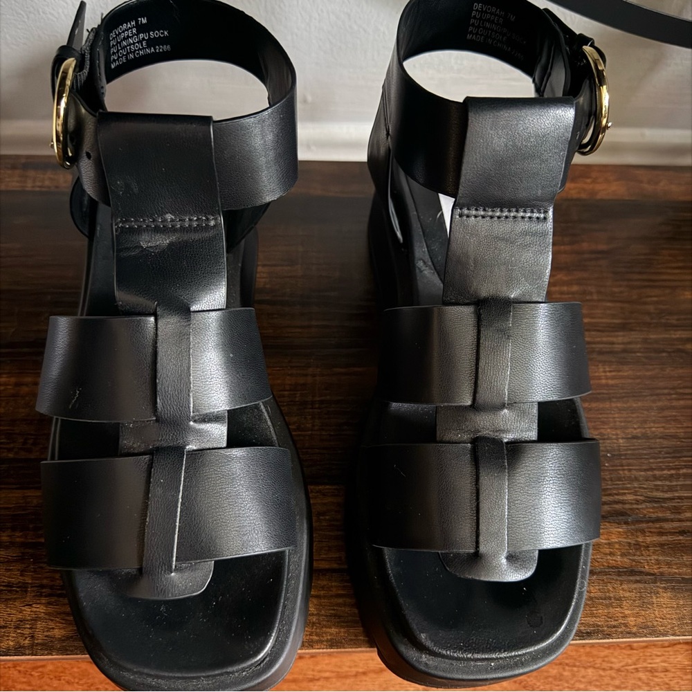 Steve Madden Black Sandals with Gold Buckle - Picture 3 of 5